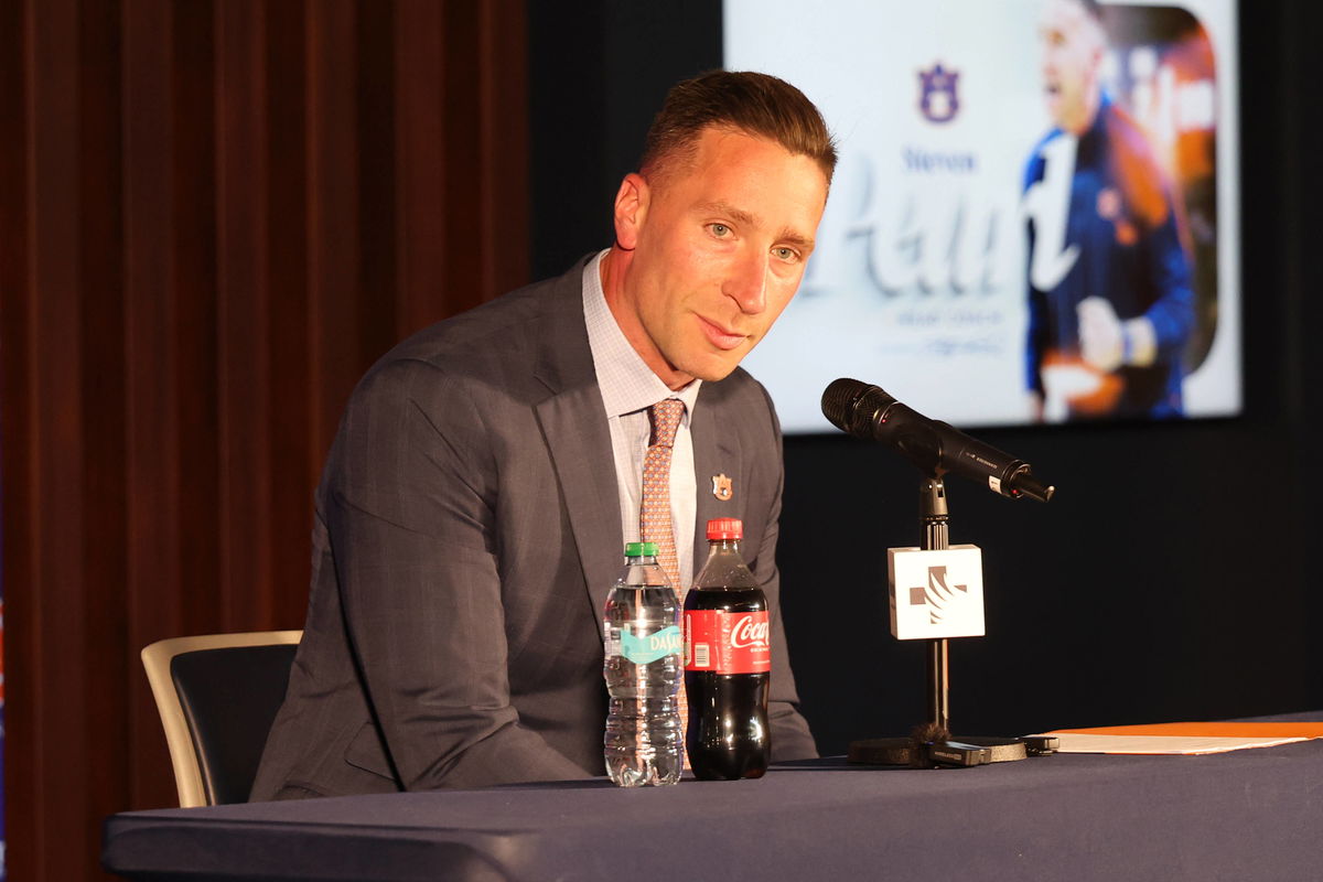 Steven Pearl Sets Record Straight on Transfer Plans After Auburn GM Hiring