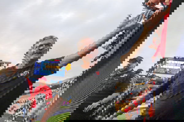 NCAA Football: Utah at West Virginia