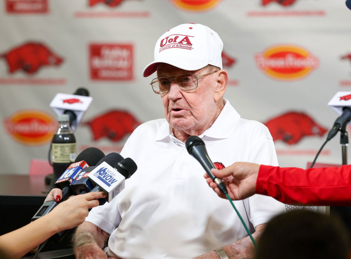 Lou Holtz Still Thinking About Notre Dame and Marcus Freeman, Former Alum Confirms After Visit