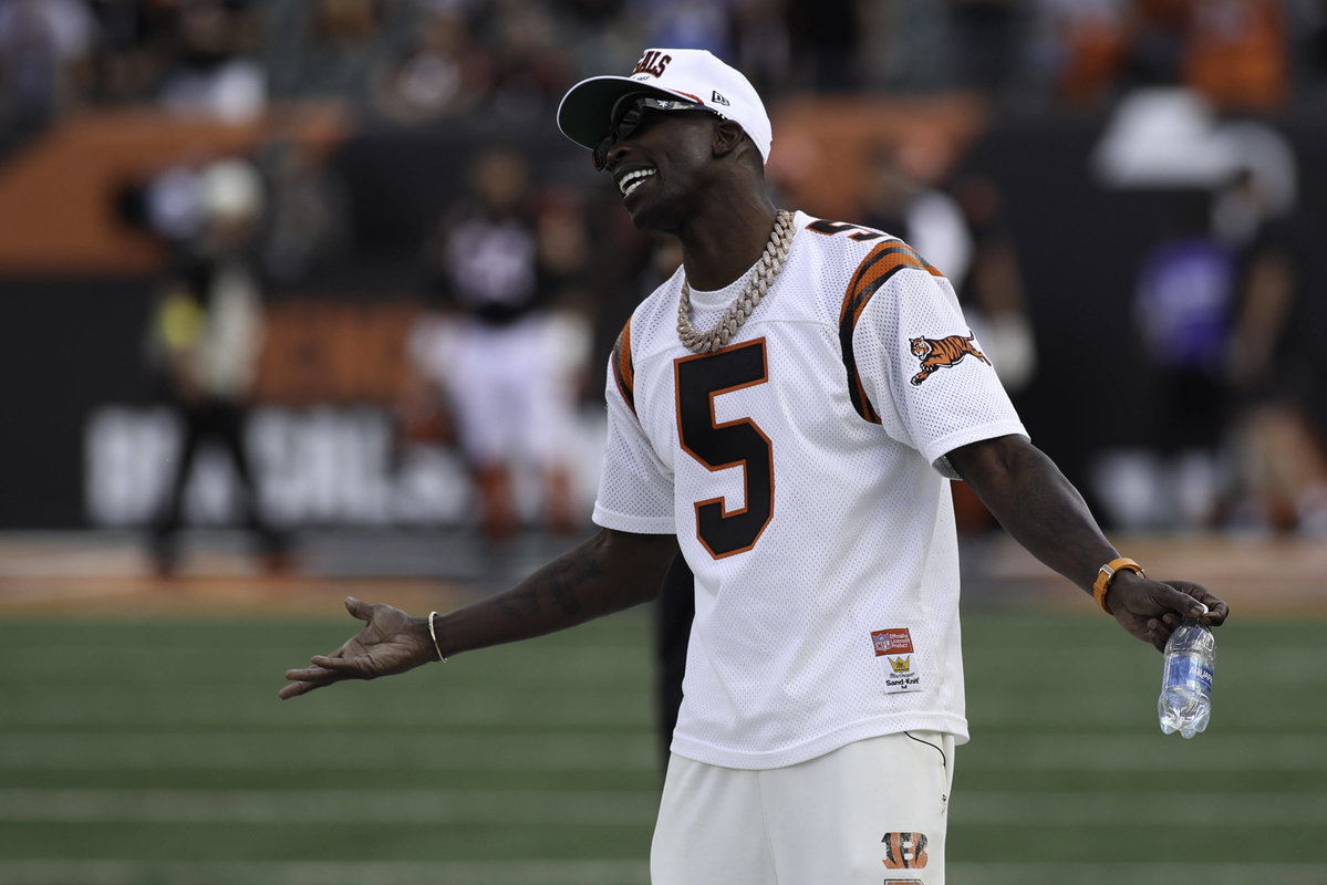 Chad Johnson Spotted With Browns Star Days Before Leaking the Deshaun Watson-Shedeur Sanders QB1 News