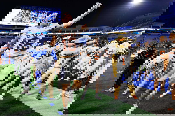 NCAA Football: Texas at Kentucky