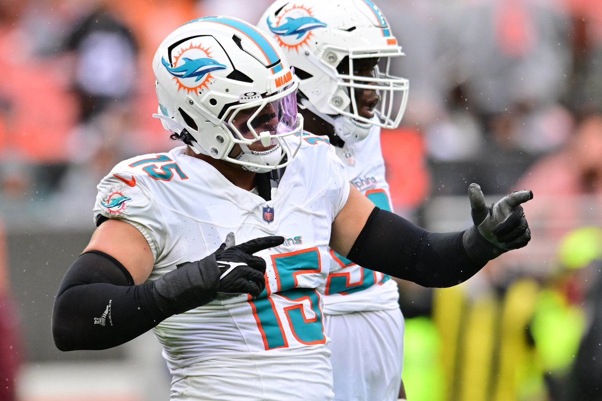 Jaelan Phillips Takes Subtle Shot at Dolphins Following Eagles Trade