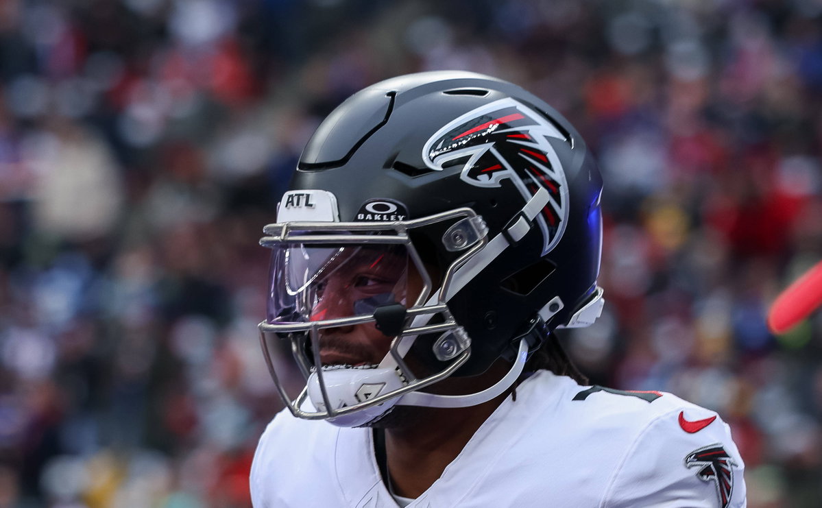 Falcons’ Bijan Robinson & Lions’ Jahmyr Gibbs Hold-In on First Day of Training Camp as Star RBs Seek New Contracts