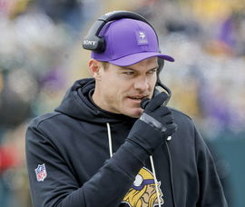 Minnesota Vikings at Green Bay Packers at Lambeau Field