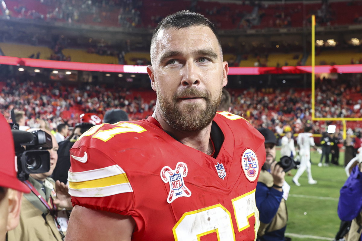 Chiefs Call In Top Tight End on Day of Travis Kelce Extension as They Eye Future Replacement