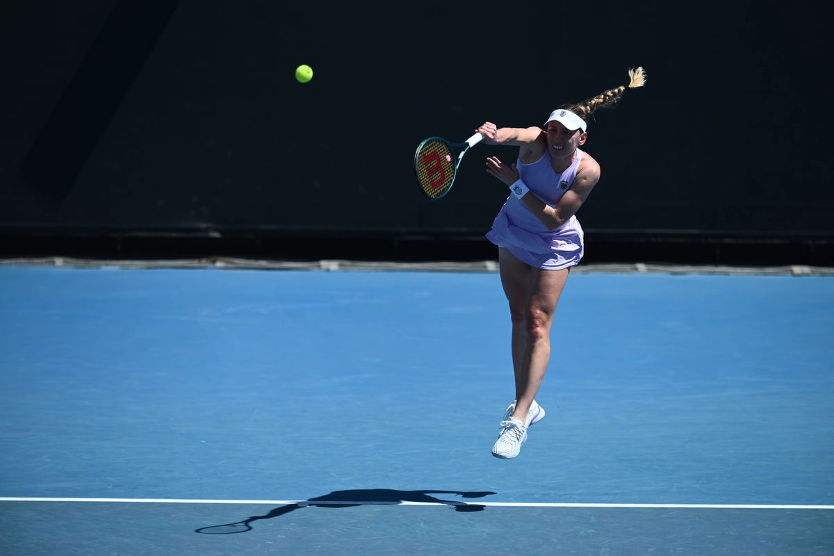 Australian Open Put on Hold After Ball Kid Collapses Mid-Match During Ekaterina Alexandrova’s Showdown