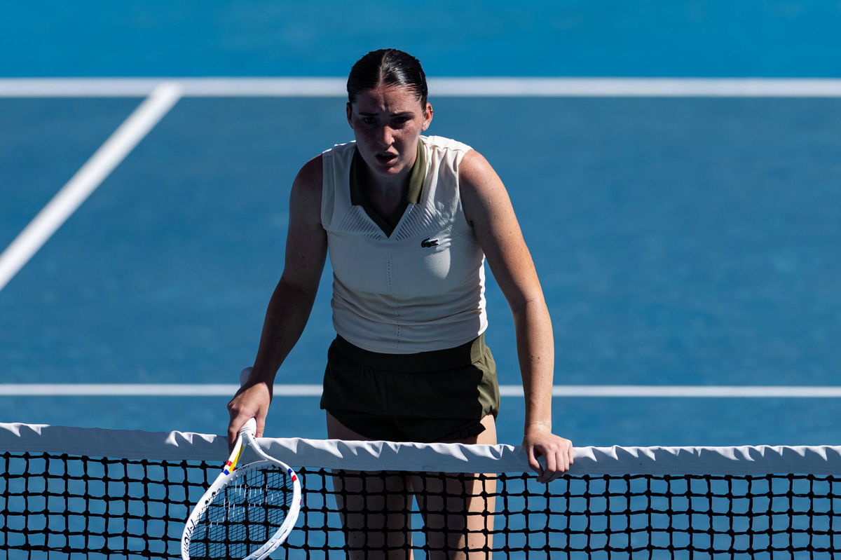 Elsa Jacquemot’s Coach Walks Out After Bizarre Mid-Match Confrontation at Australian Open