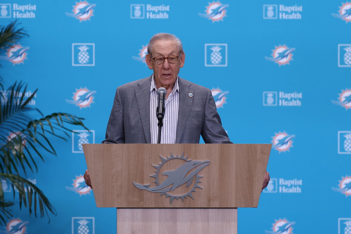 “He’s Done”: Dolphins Owner Stephen Ross Reportedly Has “Tapped Out” With Successor Already Planned
