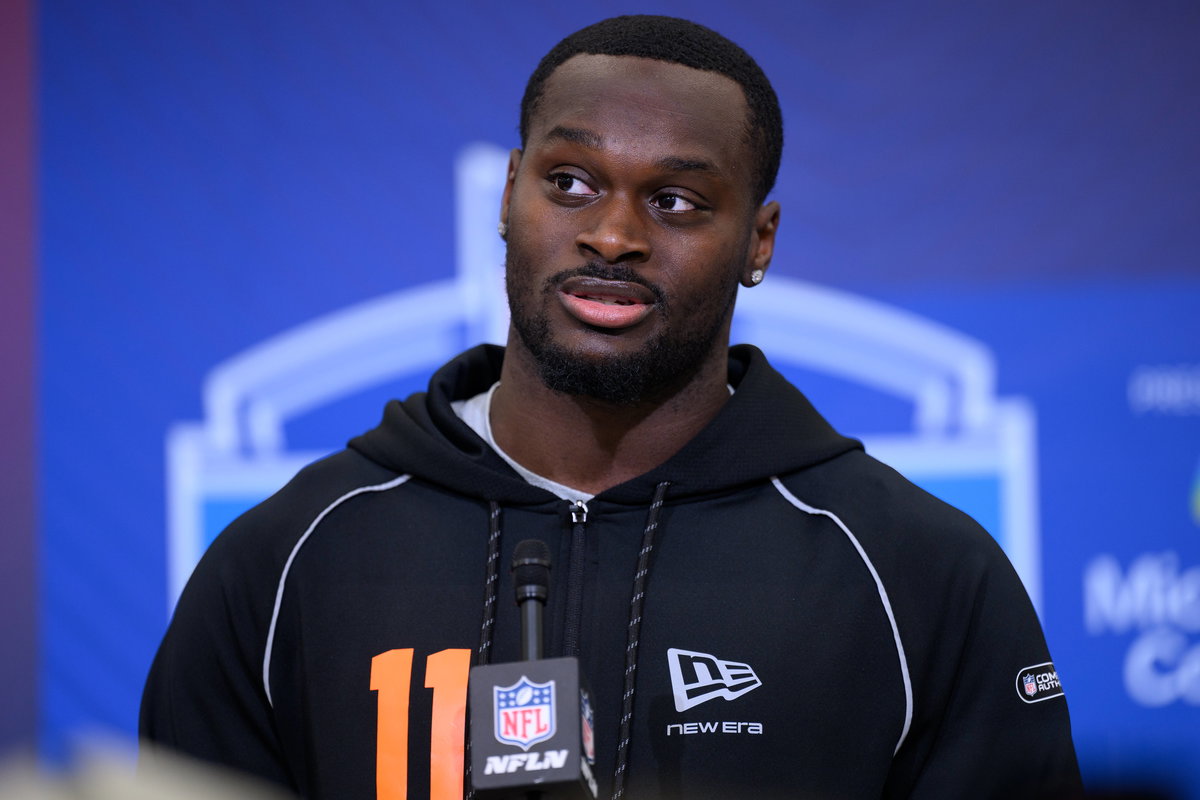 Ex-Commanders HC Urges Dan Quinn and Co. to Draft Notre Dame Prospect and Delay WR Selection