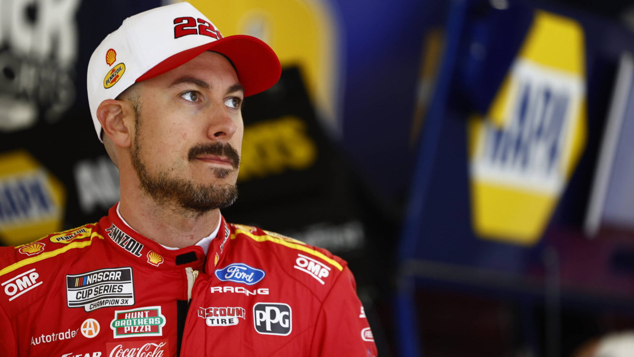 “Look at This Idiot”- Joey Logano Publicly Ridicules Chevy Rival After Embarrassing Loudon Fumble