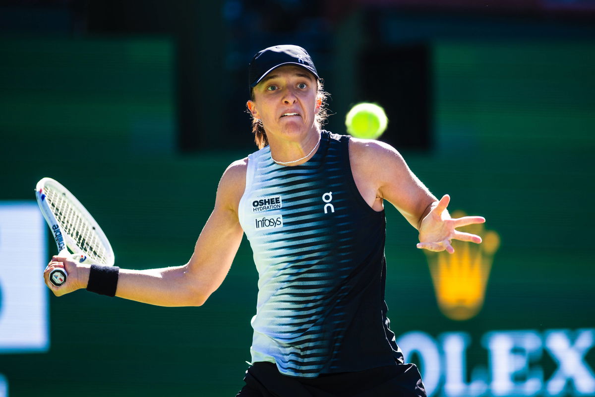 Iga Swiatek Tests Waters With Emma Raducanu’s Ex-Coach After Sunshine Double’s Struggles