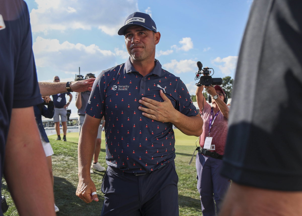“Just Keep Fighting”: Gary Woodland Breaks Down Crying After Defying Brain Surgery Ordeal To Win $9.9M Event