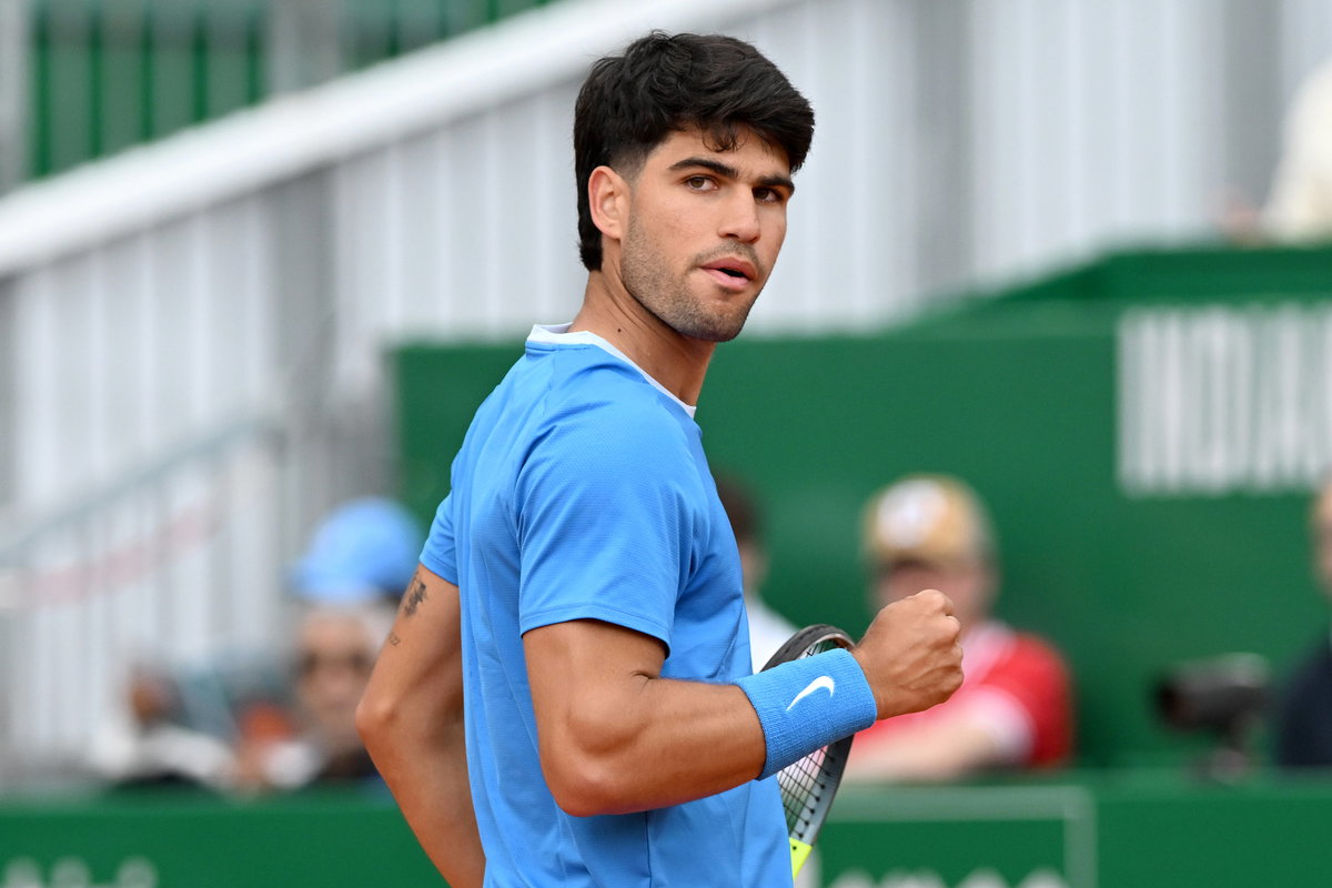 Carlos Alcaraz Admits to ‘Throwing’ Rackets and Battling “Negative Thoughts” in an Honest Confession