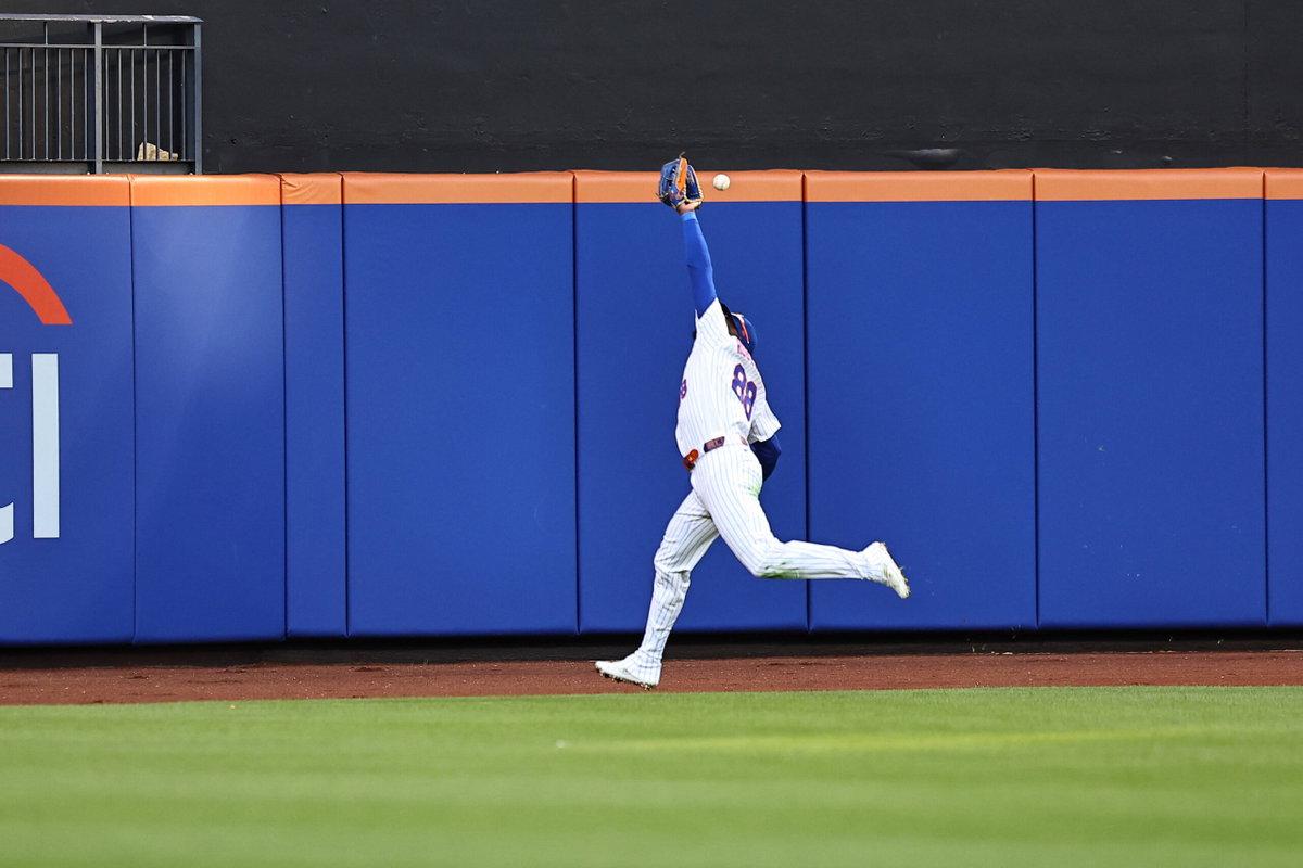 “Desperate to Dump Him”: Mets’ $20 Million Gamble Turns Into Nightmare as Team Looks to Dump Luis Robert, Per Insider