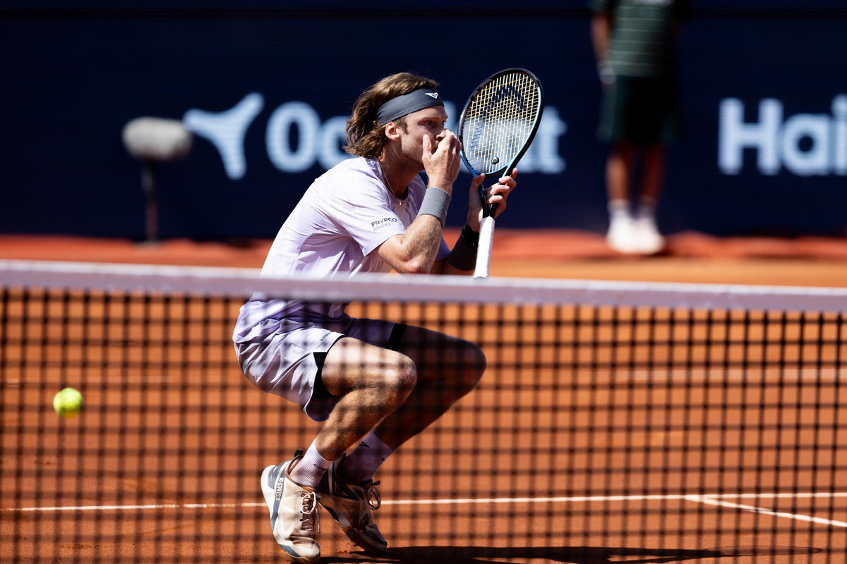 Andrey Rublev Bleeds Mid-Match During Crucial Point Before Receiving Medical Attention
