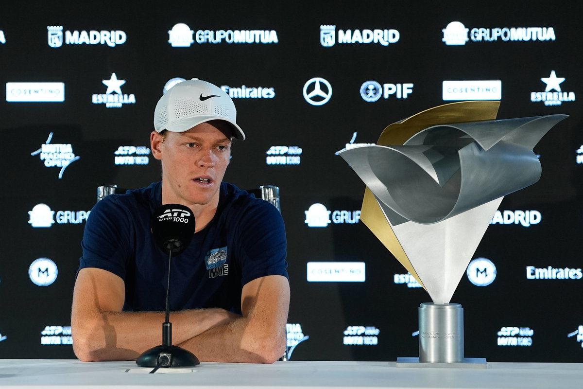 Jannik Sinner Dismisses Reporter’s Question With Blunt Response: “Not Worth Talking About”