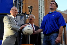 Houston Rockets At Dallas Mavericks Basketball