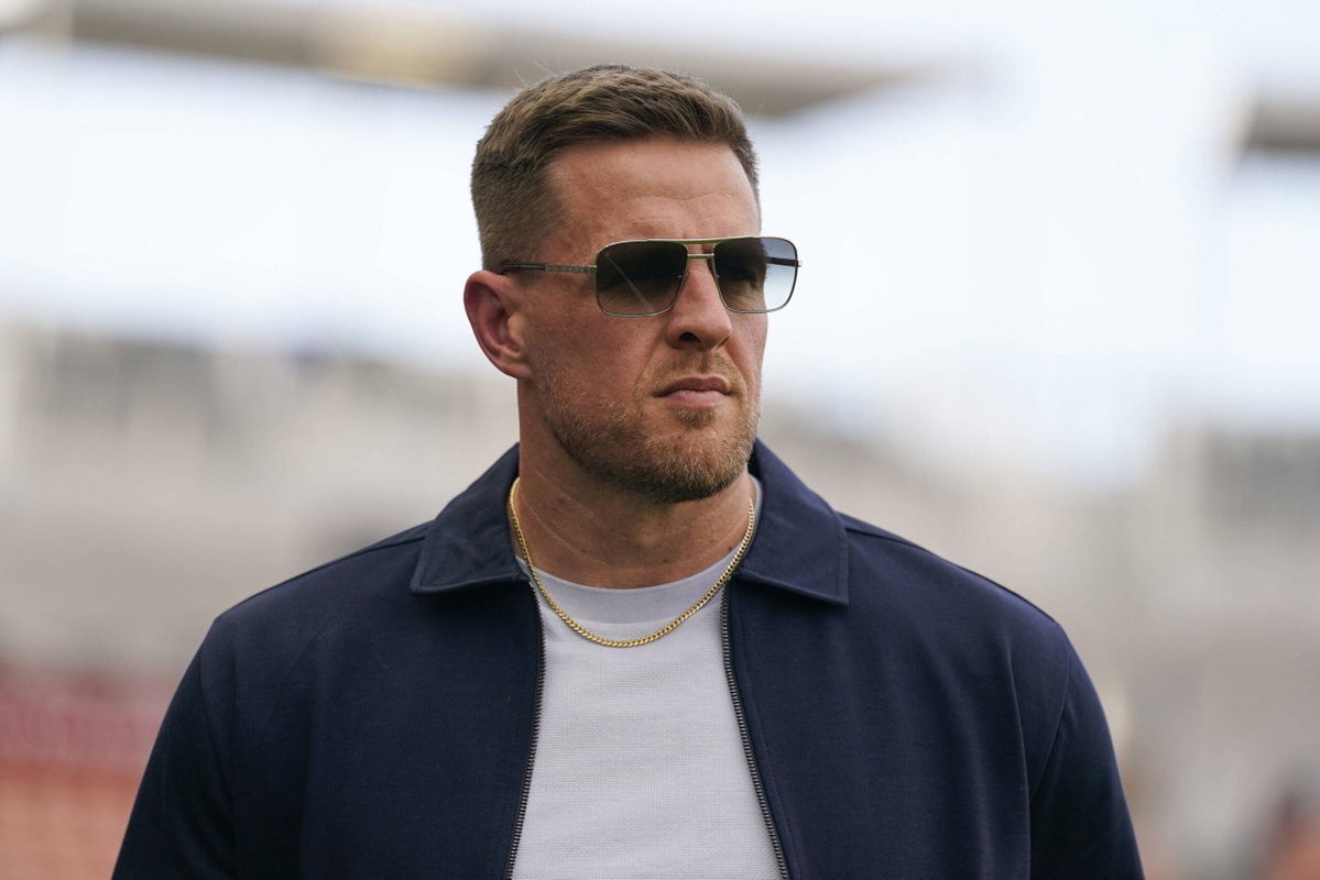 “Not the Circumstances”: J.J. Watt Issues Statement on Replacing Tony Romo at CBS After Arrest