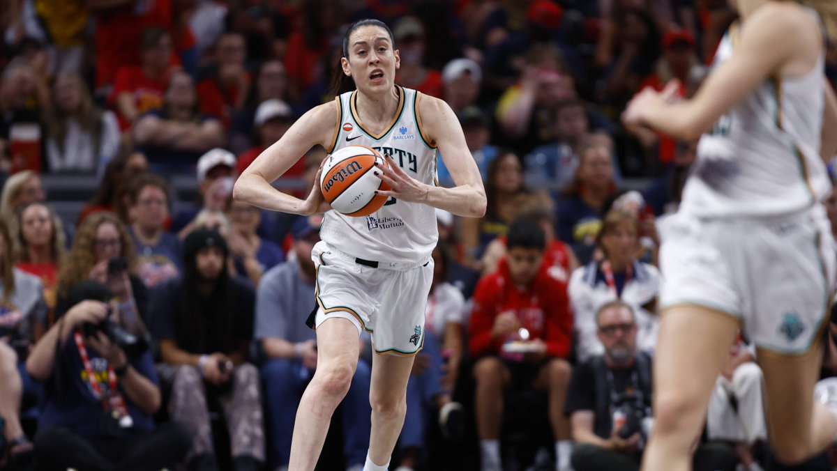 Breanna Stewart’s Record-Breaking Night, Olivia Miles’ Ref Frustration, Kaitlyn Chen’s Bench Impact & More