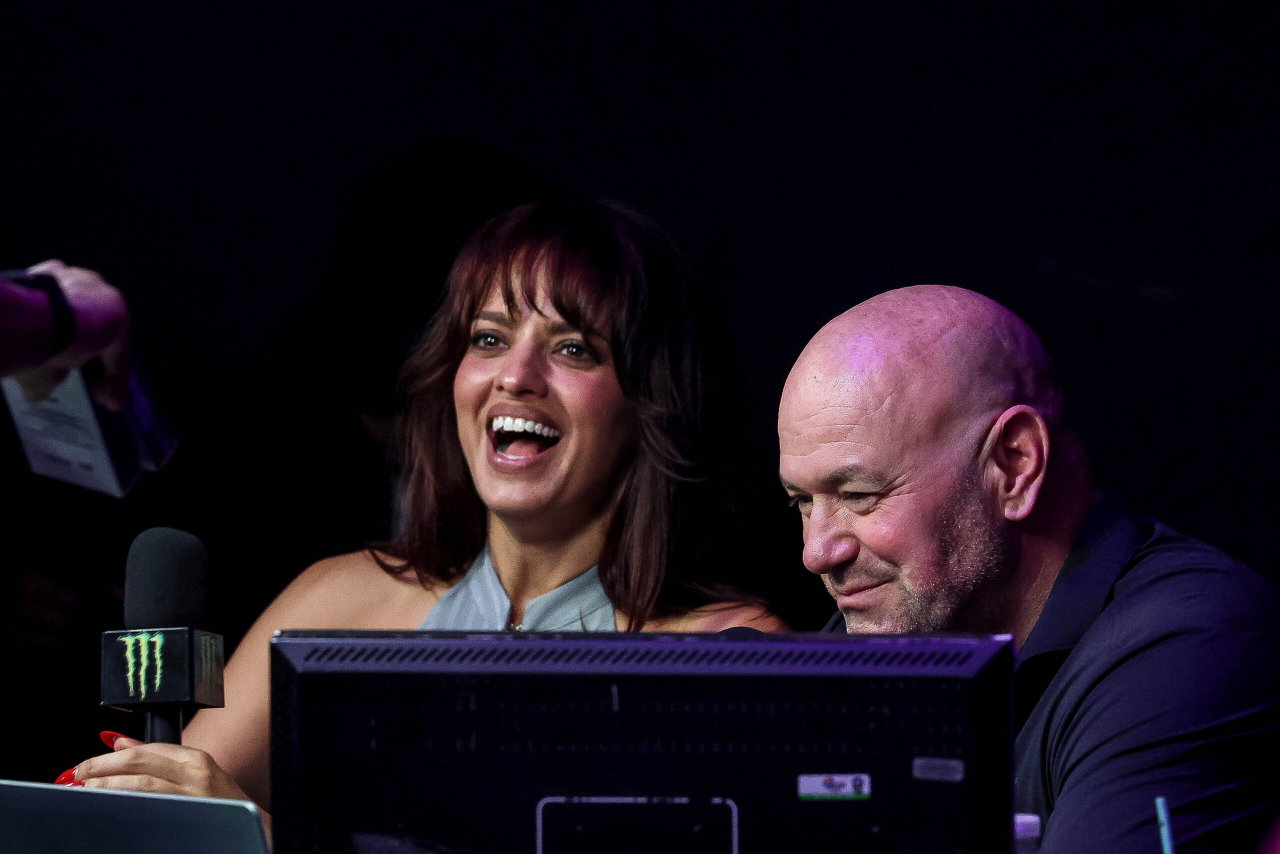 Nina Drama, Dana White