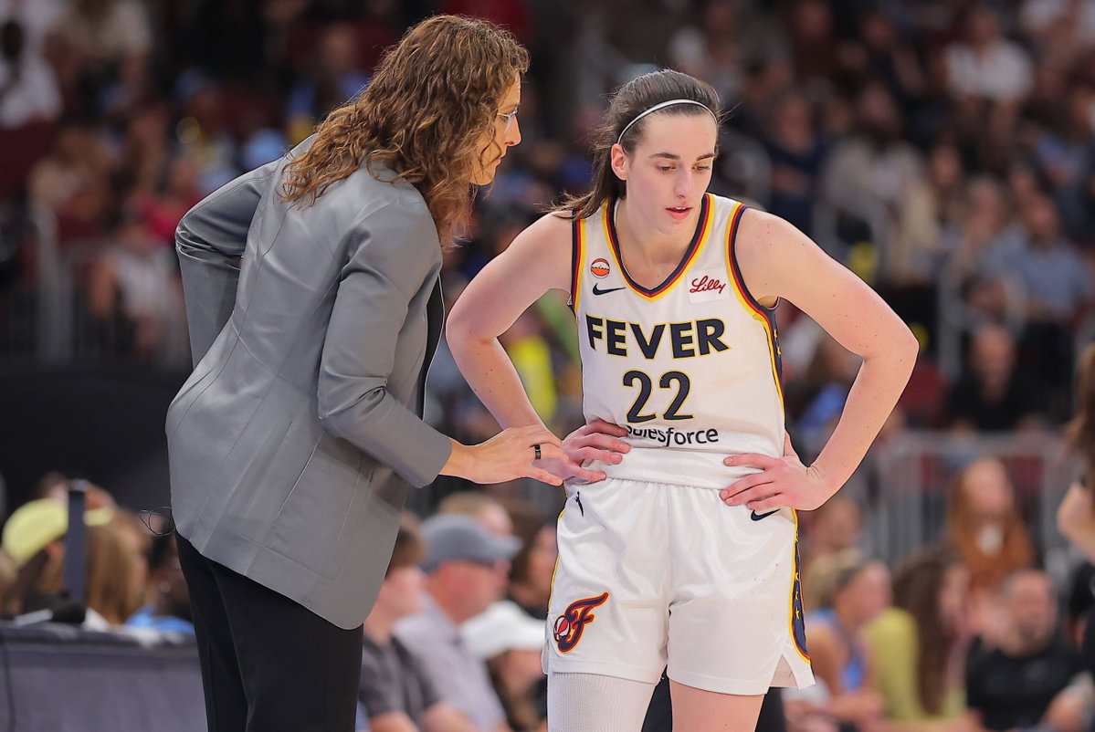 WNBA Fans Can’t Look Away After Caitlin Clark Shows Frustration Over Stephanie White’s Decision During Fever’s Game vs Tempo