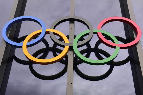 Olympische Ringe Lausanne SUI 13 12 2017 *** Olympic rings Lausanne SUI 13 12 2017 PUBLICATIONxNO