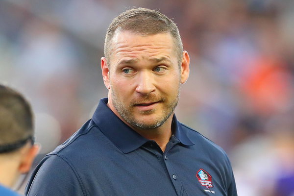 CANTON OH AUGUST 02 NFL American Football Herren USA Hall of Famer Brian Urlacher is introduced
