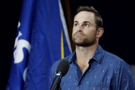 Former tennis player Andy Roddick speaks during the International Tennis Hall of Fame ring presenta