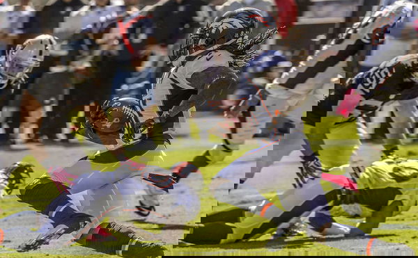 October 11, 2015 – Oakland, California, U.S – Denver Broncos strong safety Omar Bolden (31) finds ru