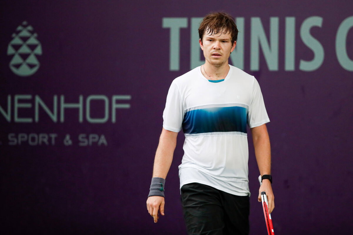 American Pro Apologizes After Viral Ball Kid Incident