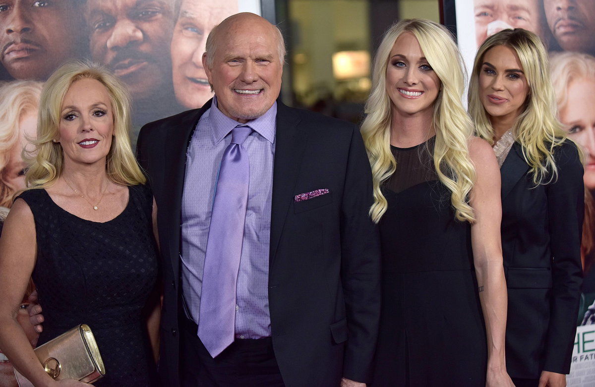 Terry Bradshaw’s Wife Condemns Donald Trump’s Executive Order Calling for Fewer Childhood Vacc***s