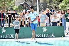 Novak Djokovic et Jannik Sinner ont participé à un match d&#8217;exhibition amical de tennis au Larvotto à Monaco pour lancer le Monte Carlo Rolex Masters