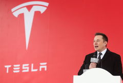 News Bilder des Tages (190307) &#8212; BEIJING, March 7, 2019 (Xinhua) &#8212; Tesla CEO Elon Musk speaks at the groundbreaking c