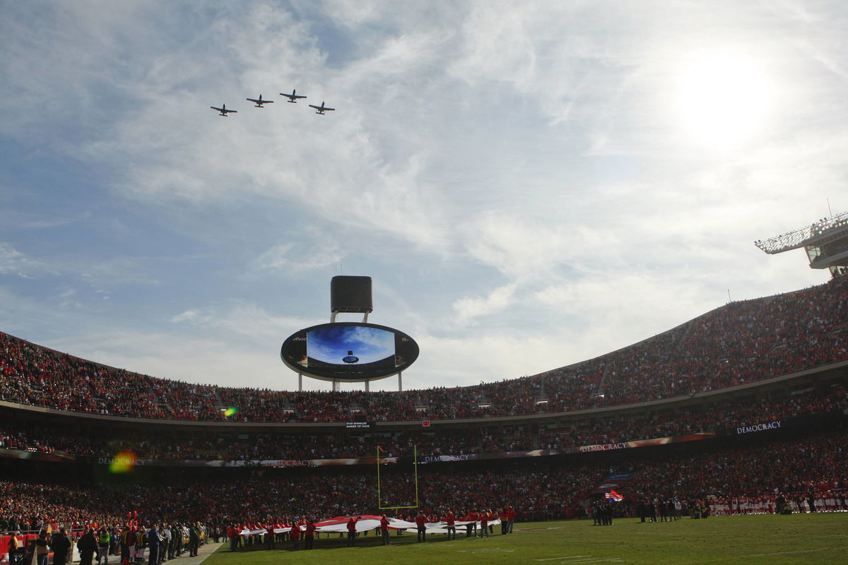 Which US Air Force Aircraft Will Soar Before Chiefs vs. Eagles at Arrowhead in 2025?
