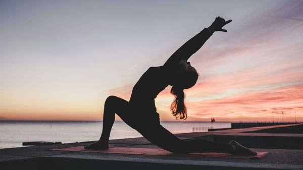 kike-vega-F2qh3yjz6Jk-unsplash yoga