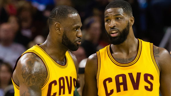 LeBron, Kyrie Irving and the Cavs bench played water bottle