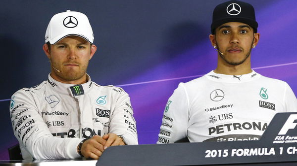 lewis-hamilton-nico-rosberg-press-confeence_3289479