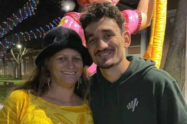 Max Holloway and his mother