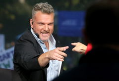 Syndication: South Bend Tribune ESPN host Pat McAfee jokes with staff before the ESPN College GameDay show on Saturday,