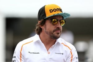 mclaren-working-to-replace-alonso-with-sainz-as-red-bull-eyes-gasly__281762_