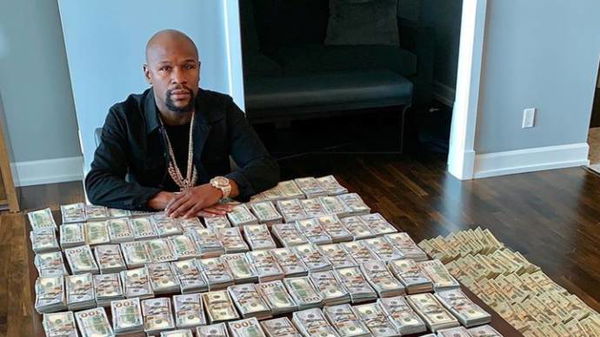 Floyd Mayweather's Net Worth (Updated 2023)