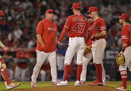 MLB, Baseball Herren, USA Texas Rangers at Los Angeles Angels Sep 27, 2023; Anaheim, California, USA; Los Angeles Angels