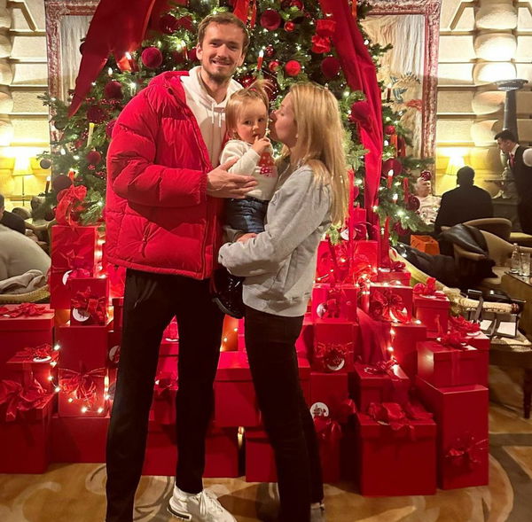 Daniil Medvedev and Daria Medvedev with their daughter, Alisa