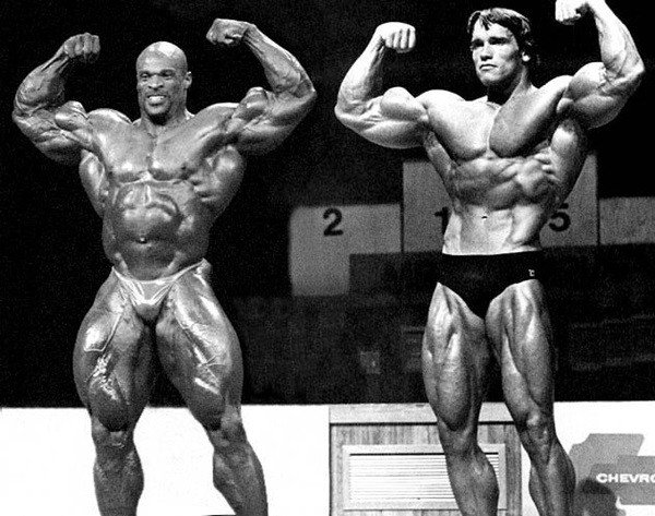 Arnold Schwarzenegger bodybuilding pose in the year 2022