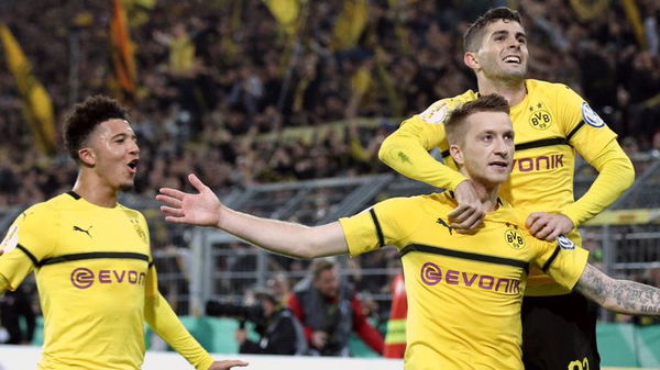 Borussia Dortmund ace drops Manchester United transfer bomb ...