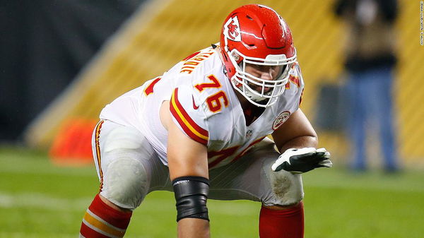 Laurent Duvernay-Tardif pausing NFL career to begin medical