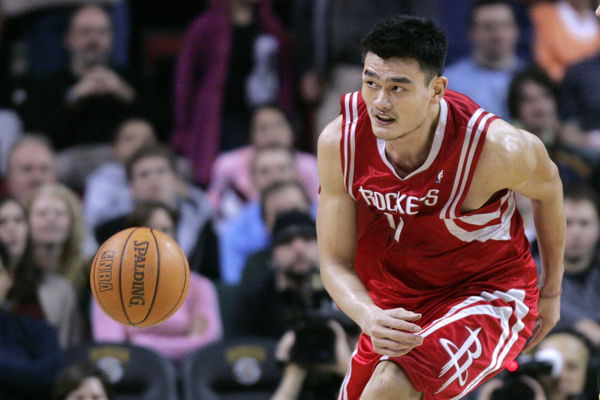 NBA takes notice of Yao's dominating play